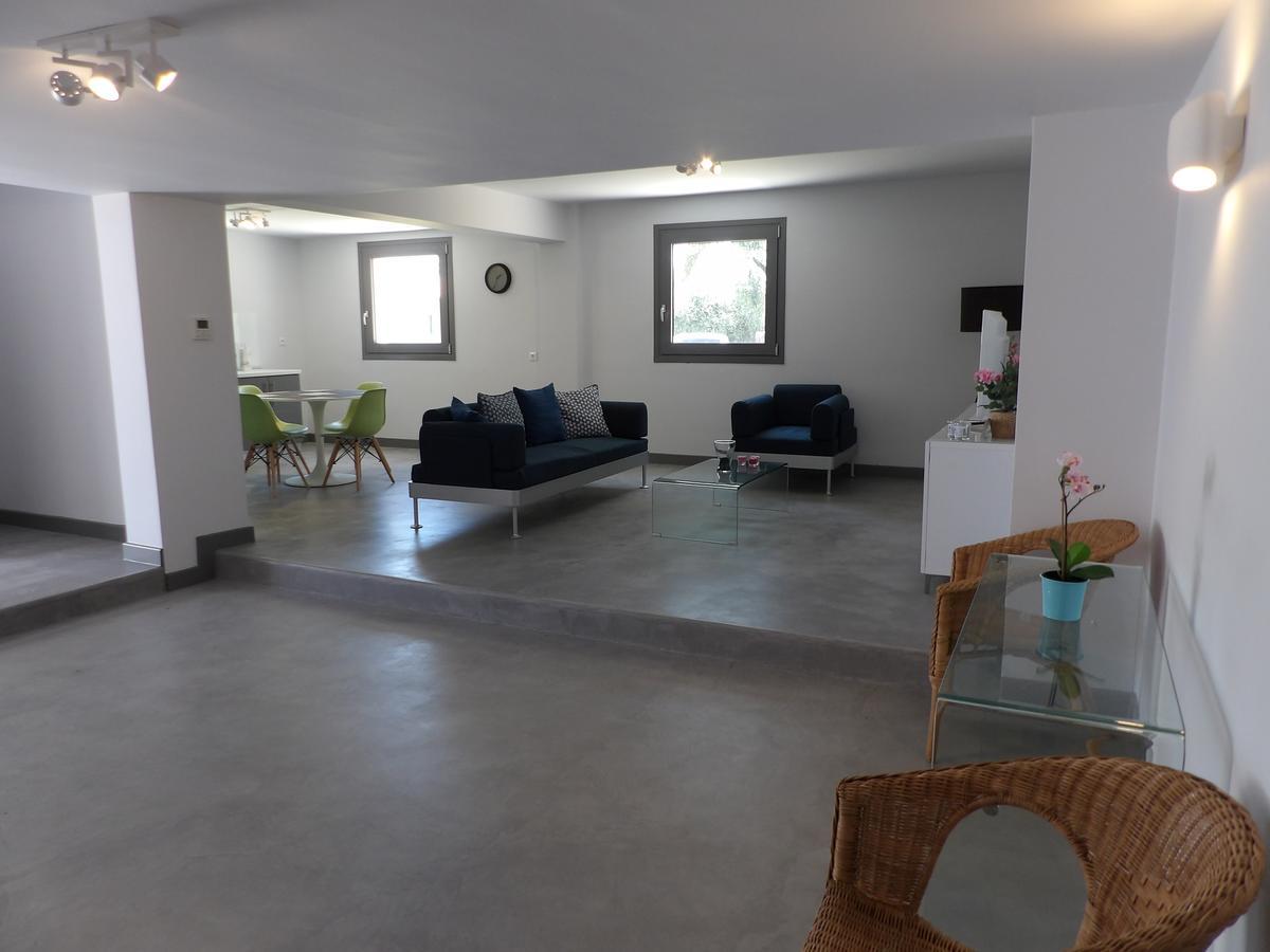Villa Ren Dassia  Exteriör bild